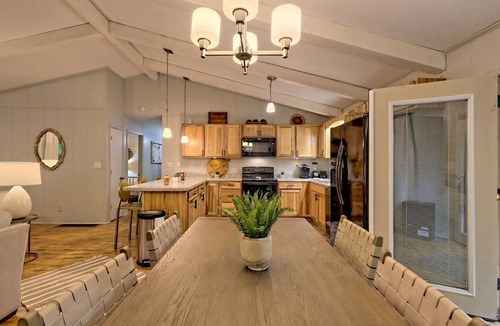 Sky Valley House | Creekside Hideaway: Private ,Sky Valley – Golf & Clubhouse very close