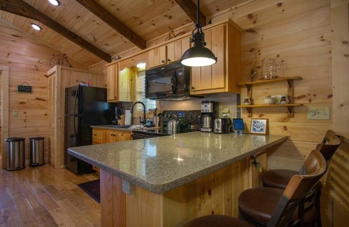 Pisgah Forest Cabin | Creekside Log Cabin in Pisgah Forest