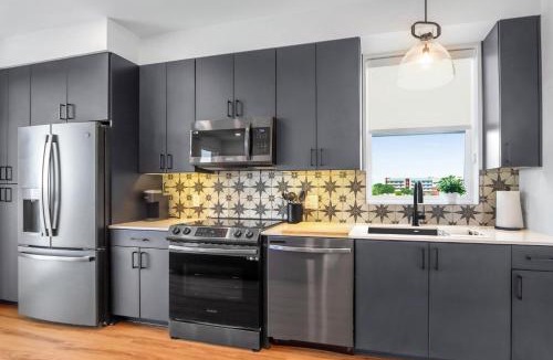 New Braunfels House | Creekside Modern - Condo for 4