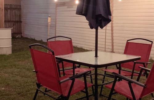 Boerne House | Creekside Retreat Downtown Boerne- Couples Trips,Weddings, Boutiques,Breweries!