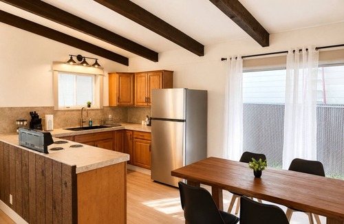 Eagle Point House | Creekside Retreat House in Eagle Point
