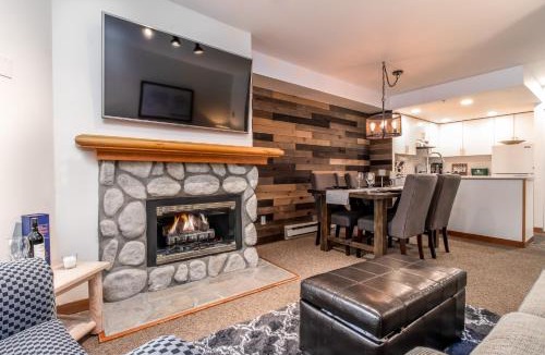Whistler Creekside Apartment | Creekside Slopeside 1BR with pool, hot tub, BBQ