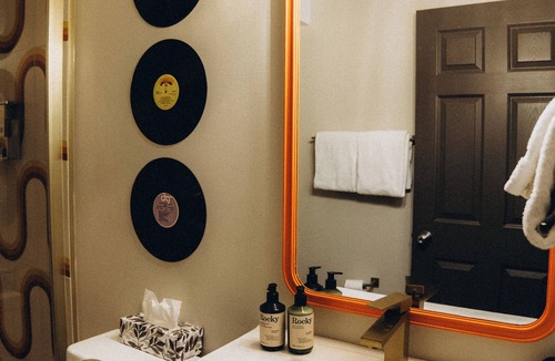 Eagle Terrace Hotel | Creekside Villa