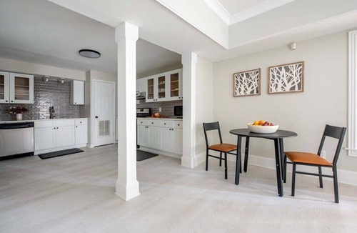 Inman Park Apartment | Creme Carmel