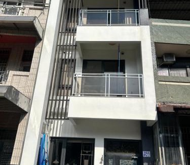 Shuili House | Crescent Bay SUP
