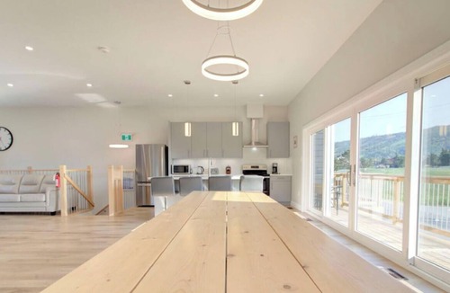 The Blue Mountains Ski Chalet | Crescent Collective | Blue Mtn Chalet for Corporate Retreats & Team Offsites