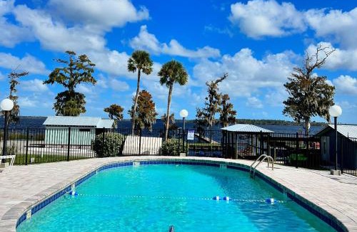 Crescent City House | Crescent Fish Camp, RV Resort & Marina