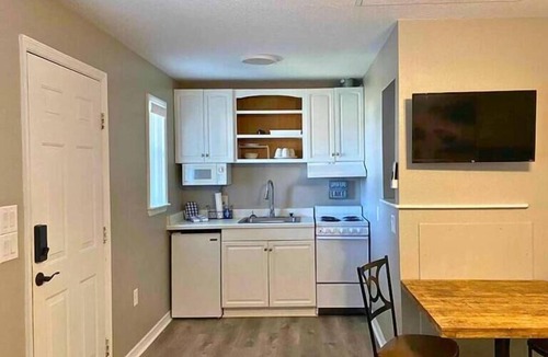 Crescent City Cabin | Crescent Fish Camp Resort & Marina