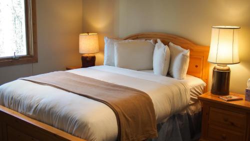 North Park City Apartment | Crescent Ridge by White Pines