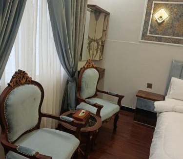 Gulshan-e-Iqbal House | Crescent villa