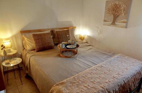 Akoumia House | Crest & Coast