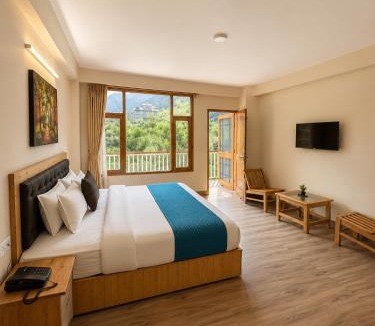 Manali Hotel | Crest Manali River View