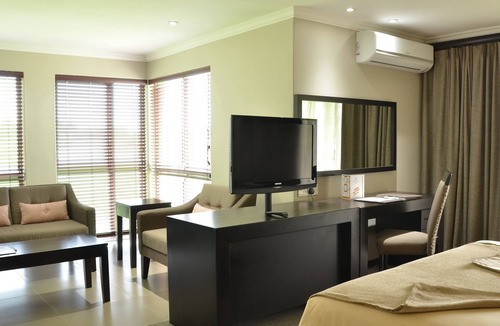 Maun Hotel | Cresta Riley's