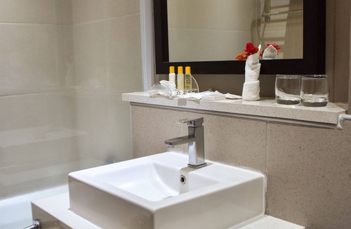 Maun Hotel | Cresta Riley's