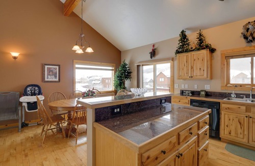 Crested Butte South Condo | Crested Butte South Condo w/View: 10 Mi to Skiing
