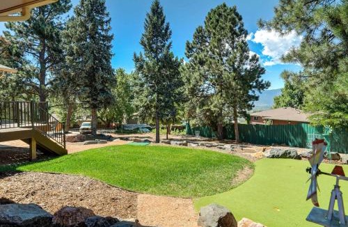Central Colorado Springs House | Crestgate Den Family Games Frisbee Golf & Views