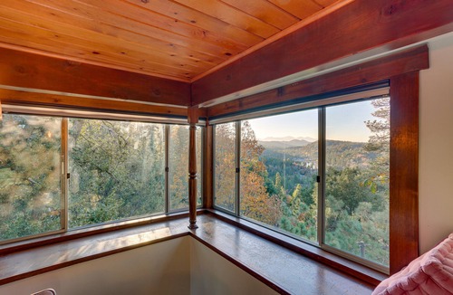 Crestline Cabin | Crestline Cabin: Mountain Views & Fire Pit!