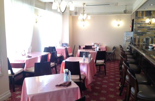 Taira Hotel | Creston Hotel