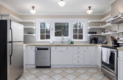 Crestline Heights House | Crestwood Pines - Backyard/Pets/Games/WiFi