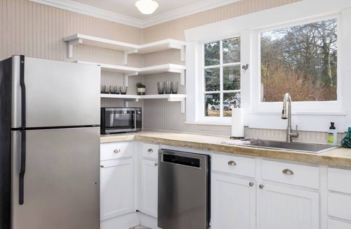 Crestline Heights House | Crestwood Pines - Backyard/Pets/Games/WiFi