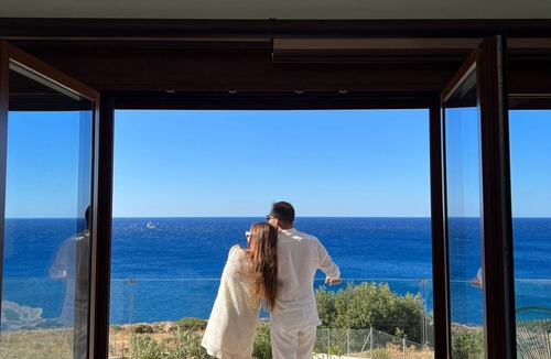 Pefki Villa | Cretan Beachfront Villa Atalandia With Heated Pool, Gym, Bbq & Office