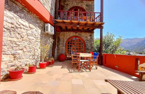 Mavrikiano House | Cretan Stone Home with a communal swimming pool