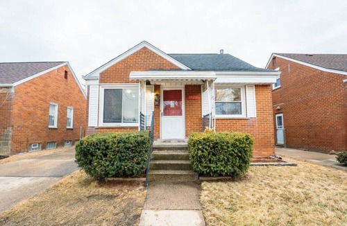 Lincoln Park House | Crew & Cast Haven - Work & Fishers Friendly Stay
