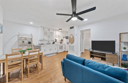 University House | Crew Suite: 2BR/2BA | Laundry | Pets l Yard l Easy