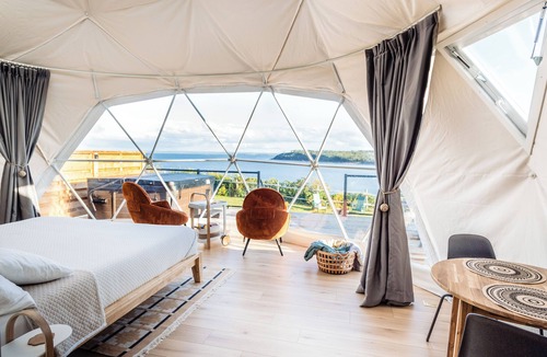 Antigonish County Cabin | Cribbons Coastal Dome Cozy Cliff Glamping: Beach and Hot tub - Pet Friendly
