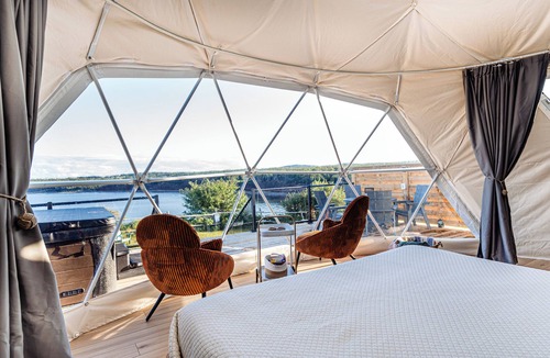 Antigonish County Cabin | Cribbons Coastal Dome Cozy Cliff Glamping: Beach and Hot tub - Pet Friendly
