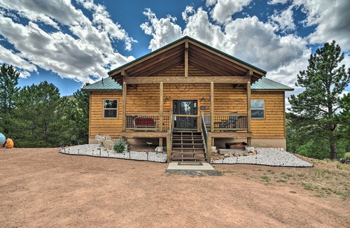 Cripple Creek Cottage | Cripple Creek Mountain Getaway w/Hot Tub & Views!