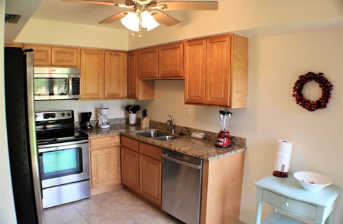 Hammock Bay Condo | Crisp 2 bedroom 2 bath Condo