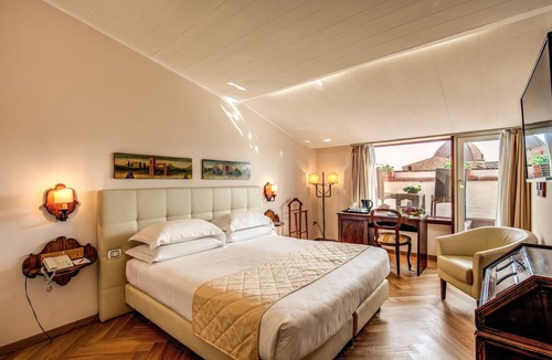 Santa Maria Novella Hotel | Croce Di Malta Hotel