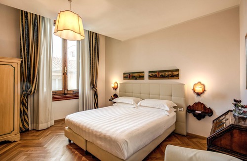 Santa Maria Novella Hotel | Croce Di Malta Hotel