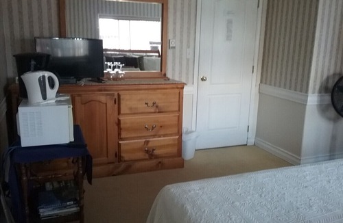 Crofton Bed & Breakfast | Crofton by the Sea Bed & Breakfast - The Seabreeze Room