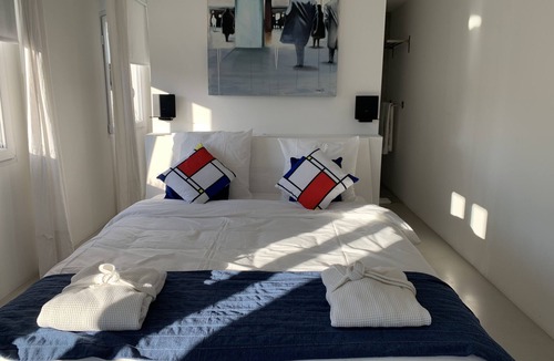 Bagard House | Croissant de Lune