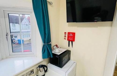 London Borough of Hounslow House | Crompton Guest House