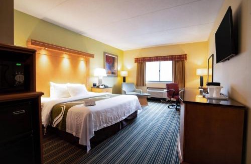 Cromwell Hotel | Cromwell Inn - Middletown