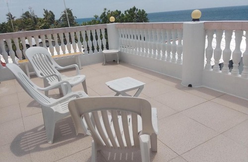 Oslob Bed & Breakfast | Cronin Residence