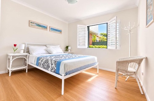 Cronulla Apartment | Cronulla courtyard unit, 10 mins walk to Beach & Bay