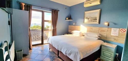 Umhlanga Bed & Breakfast | Crooked Tree Cottage