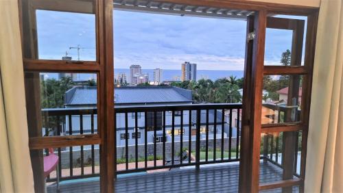 Umhlanga Bed & Breakfast | Crooked Tree Cottage