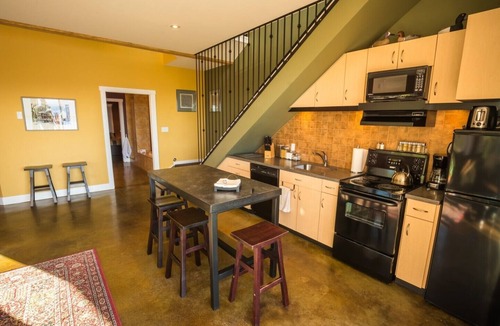 Okanagan-Similkameen House | Crooked Tree Guest Suites - The Spruce Suite