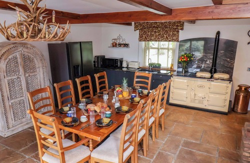 Briggswath Cottage | CROSSBUTTS FARMHOUSE, pet friendly, with hot tub in Whitby