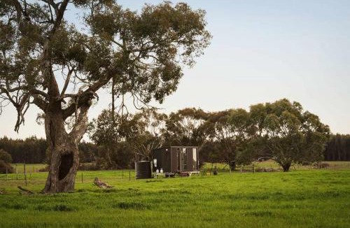 Trawalla House | Crossing Pines by Tiny Away