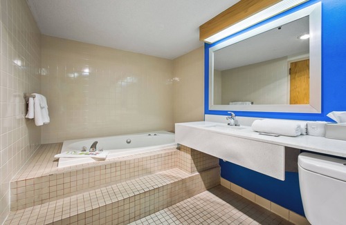 Huron Hotel | Crossroads Hotel at Huron Event Center