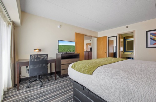 Huron Hotel | Crossroads Hotel at Huron Event Center