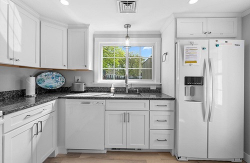 Northwest Harwich House | Crosswinds II: Cape Home Near Beach & Dog-Friendly