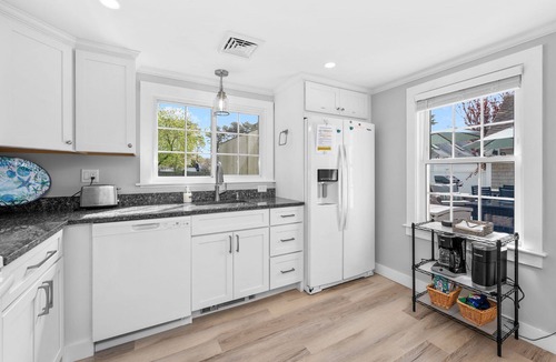 Northwest Harwich House | Crosswinds II: Cape Home Near Beach & Dog-Friendly