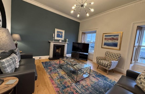 Dowanhill Apartment | Crown Circus Three Bedroom Apartment by Principal Apartments